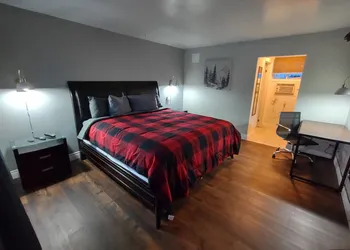 Skyview Motel hotel thumbnail 8