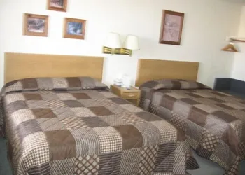 Little Bear Motel hotel thumbnail 2