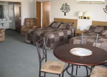 Little Bear Motel hotel thumbnail 7