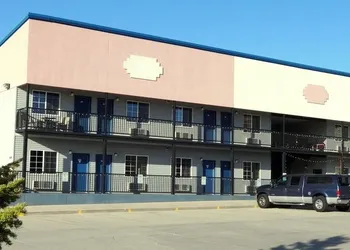 Little Bear Motel hotel thumbnail 8