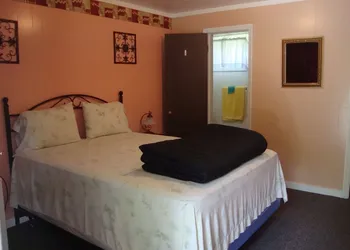Paradise Resort and Cabins hotel thumbnail 7