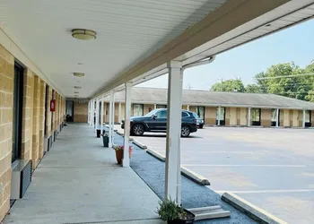 Executive Inn hotel thumbnail 6