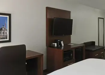 Comfort Inn & Suites Brunswick I-95 hotel thumbnail 6