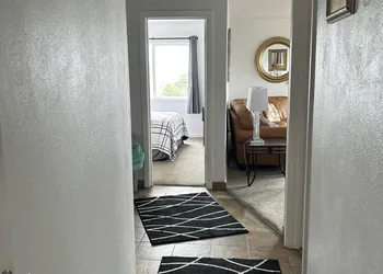 Newport Bay Motel hotel thumbnail 3