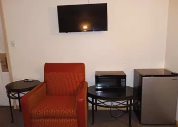 HomeTown Inn By OYO Lakin, KS hotel thumbnail 7