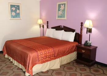 Relax Inn Mineral Wells hotel thumbnail 4
