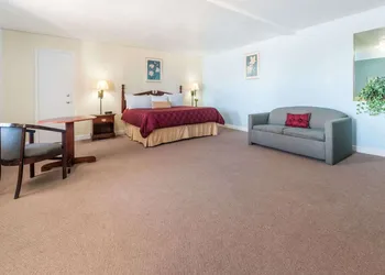 Relax Inn Mineral Wells hotel thumbnail 6