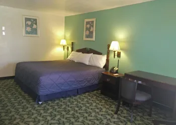 Relax Inn Mineral Wells hotel thumbnail 8