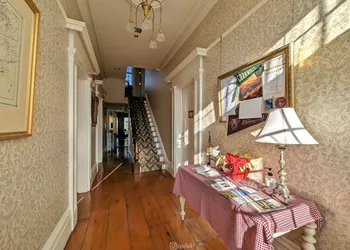 Cromwell Manor Inn hotel thumbnail 3