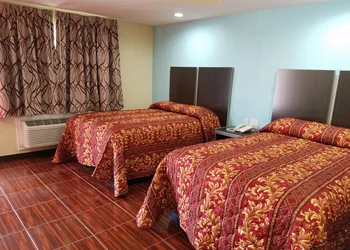 Luxury Inn & RV Park hotel thumbnail 5