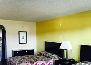 Executive Inn hotel thumbnail 7