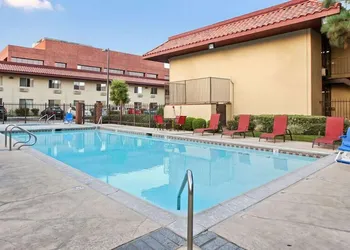 Executive Inn hotel thumbnail 8