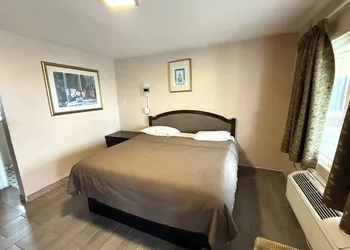 Gables Motel Near Fresno Yosemite hotel thumbnail 5
