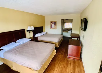 La Vista Inn hotel thumbnail 5