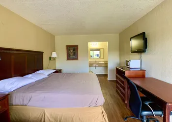 La Vista Inn hotel thumbnail 6