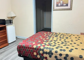 Budget Inn Express hotel thumbnail 4