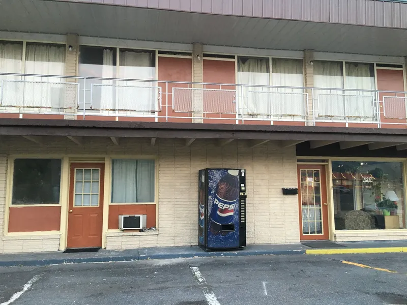 Breezwood Motel hotel detail image 2