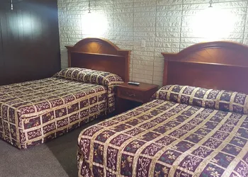 Breezwood Motel hotel thumbnail 7
