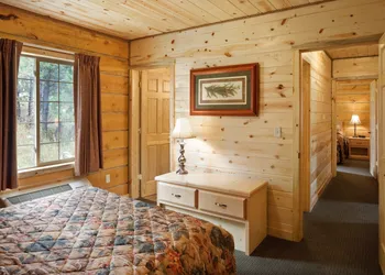 Rock Crest Lodge And Cabins hotel thumbnail 4