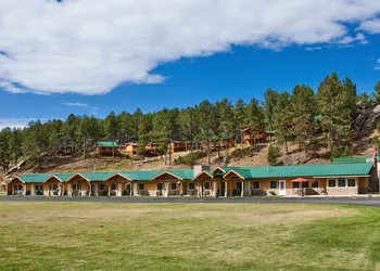 Rock Crest Lodge And Cabins hotel thumbnail 7