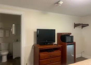 River Valley Inn hotel thumbnail 2