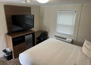 River Valley Inn hotel thumbnail 5
