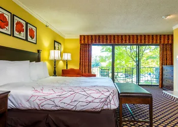 The Lakeview Hotel, Shanty Creek Resort hotel thumbnail 4