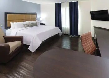 Candlewood Suites Queretaro Juriquilla by IHG hotel thumbnail 6