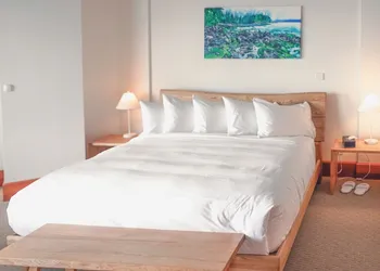 Sooke Harbour House hotel thumbnail 8