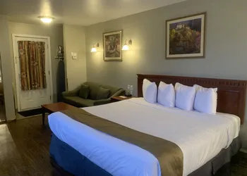 Hotel & Suites Les Laurentides Saint Sauveur hotel thumbnail 8