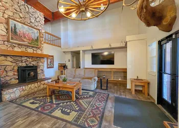 Bryce Canyon Pines hotel thumbnail 2