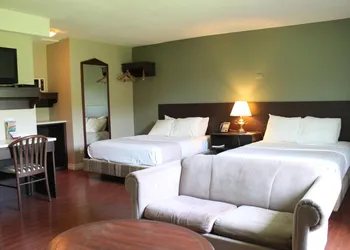 Leelas Villa Inn Flesherton hotel thumbnail 5