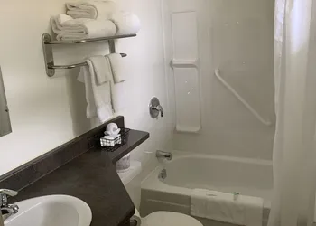 Cairns Motel hotel thumbnail 8