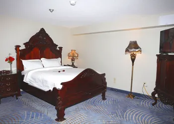 Fullerton Manor Inn hotel thumbnail 8