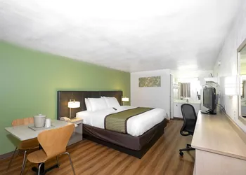 American Inn hotel thumbnail 4