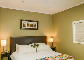 Uncorked Bed & Breakfast hotel thumbnail 7