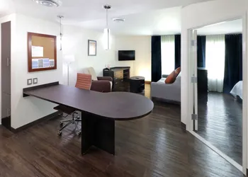 Candlewood Suites Celaya by IHG hotel thumbnail 2