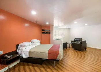 Motel 6 Monterey Park, CA hotel thumbnail 7