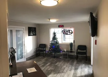 Ameri-Stay Inn & Suites hotel thumbnail 3