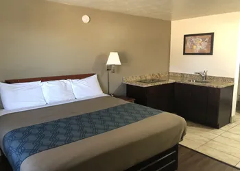 Ameri-Stay Inn & Suites hotel thumbnail 6