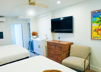 Ivory Sands Beach Suites hotel thumbnail 5