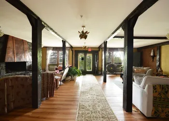 Lotus Mountain Retreat hotel thumbnail 2