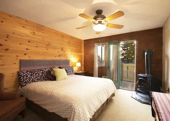 Lotus Mountain Retreat hotel thumbnail 8