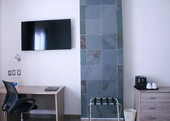Comfort Inn Irapuato hotel thumbnail 5