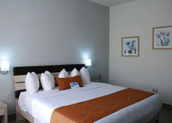 Comfort Inn Irapuato hotel thumbnail 6