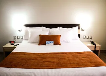 Comfort Inn Irapuato hotel thumbnail 7