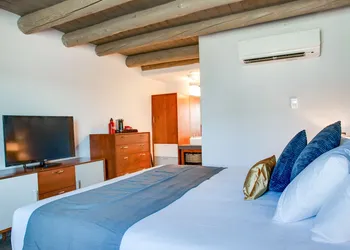 El Vado Motel hotel thumbnail 6