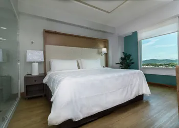 Holiday Inn Uruapan by IHG hotel thumbnail 8