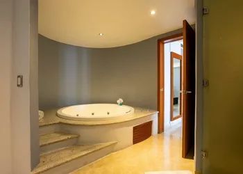 Holiday Inn Puebla Finsa by IHG hotel thumbnail 7