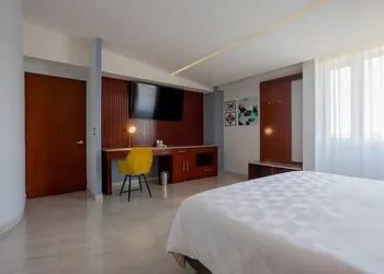 Holiday Inn Puebla Finsa by IHG hotel thumbnail 8